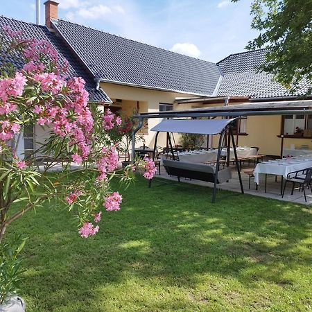 Tartos Szegfu Vendeghaz, Maganszallas Tazlar Buitenkant foto
