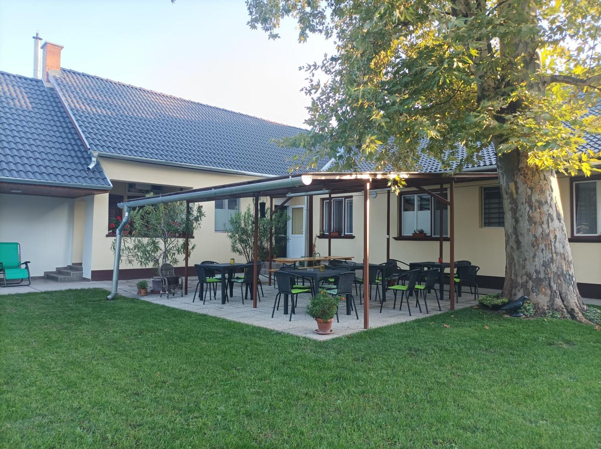 Tartos Szegfu Vendeghaz, Maganszallas Tazlar Buitenkant foto
